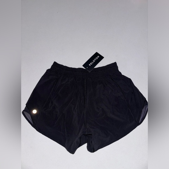 LULULEMON X PELOTON Hotty Hot Short LR - Picture 7 of 10